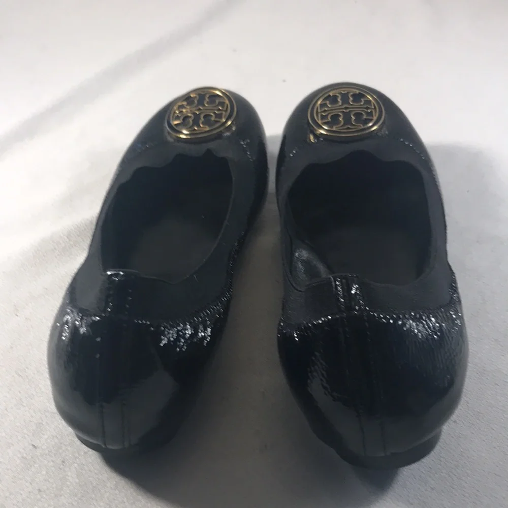 Tory Burch Caroline Women's Black Patent Leather Ballet Flats with Logo Accent